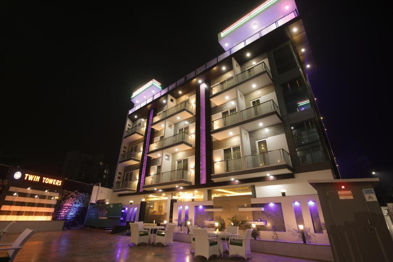 Bed and Breakfast Twin Towers Greater Noida Exterior foto